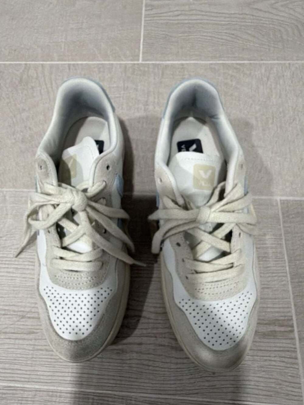 VEJA V-90 Leather and Suede Low-Top Sneakers White Steel